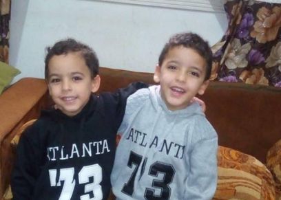 الطفلين محمد وعلي 