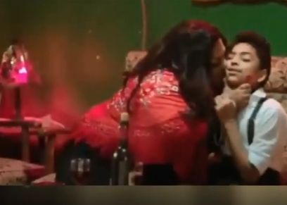 الفنانة شيماء سيف والطفل الصغير