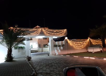 أب يقرر الخروج عن المألوف والتكفل بنفقات حفل زفاف ابنته