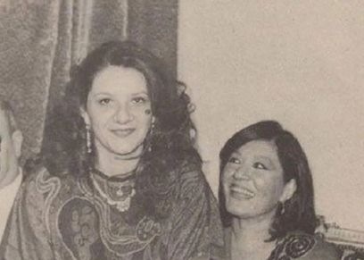 الراحلة شويكار مع ابنتها منة