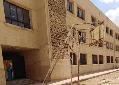 معاناة طلاب مدرسة الشيخ زايد الرسمية مع سوء الخدمات والإهمال