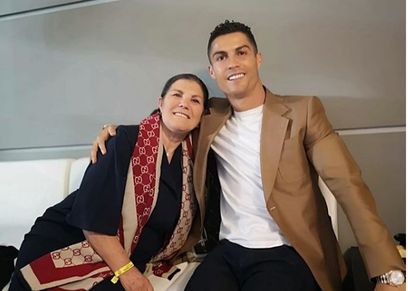 كريستيانو رونالدو ووالدته  