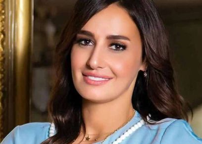 الفنانة حلا شيحة
