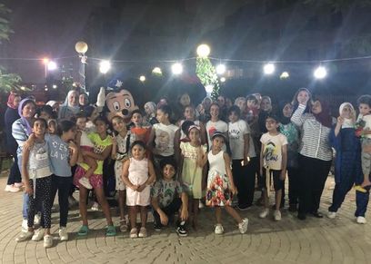 احتفالات السيدة نشوى والجيران