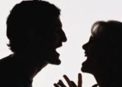 تعرف على حكم الدين في المرأة التي تهمل زوجها