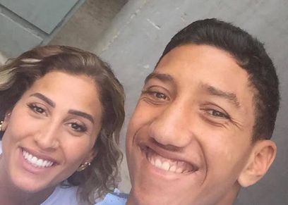 الشاب المصاب بالتوحد مع دينا الشربيني