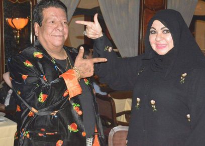 شعبان عبد الرحيم يغني لمصممة الأزياء العالمية منى المنصورى
