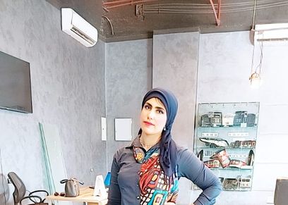 ولاء داخل مركز صيانة السيارات
