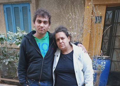 سيدة الكالبية ونجلها جوني 