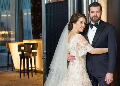 كندة علوش تعرض فستان زفافها على عمرو يوسف للبيع لهذا السبب