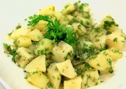 سلطة البطاطس بالمايونيز