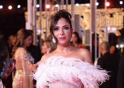 الفنانة منى ذكي في حفل افتتاح مهرجان الجونة السينمائي