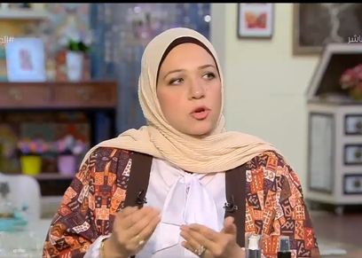 خبيرة العناية بالبشرة والشعر