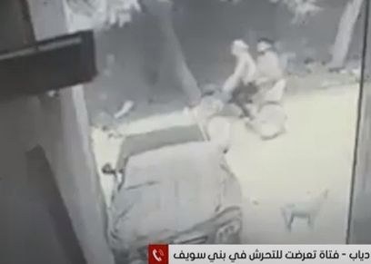 فاطمة أثناء ركوبها الدراجة