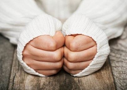 بالرغم من خيانته لها.. تدافع عن زوجها في المحكمة