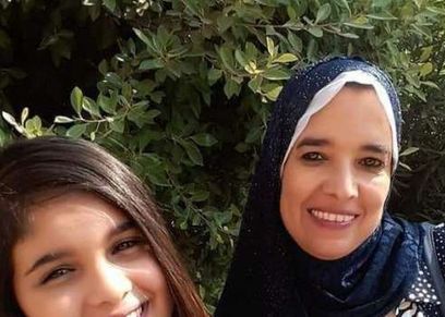 الطفلة سجود مع والدتها