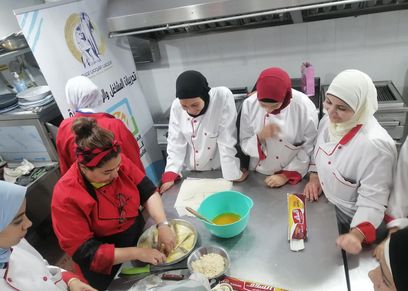 تدريب المخبوزات لسيدات قرى حياة كريمة