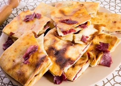 فطيرة الكيري والبسطرمة