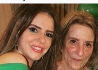 الفنانة دنيا عبد العزيز