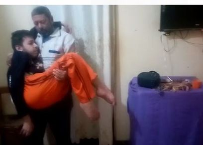 أحمد والد الطفلين