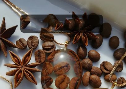 سارة تصنع من البن إكسسوارات