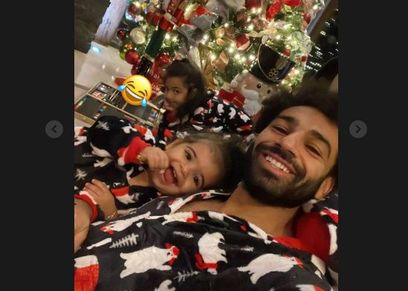 محمد صلاح يحتفل بالكريسماس