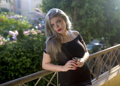 ياسمين الخطيب عبر 