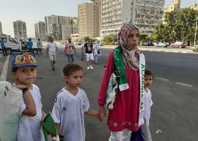 عليا السايح المشجعة الجزائرية