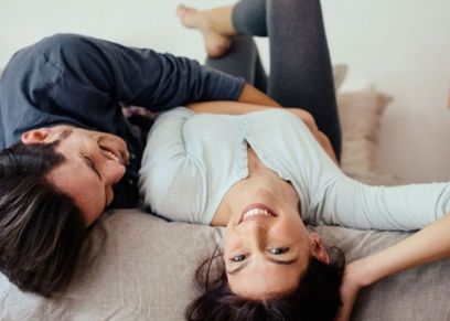 هل هوس زوجك الجنسي الزائد بقدميك مرض؟