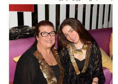 الفنانة مي عز الدين ووالدتها