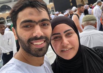 حسين الشحات يحتفل بعيد ميلاد زوجته