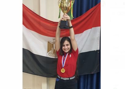الطالبة جوي بطلة العالم بالشطرنج