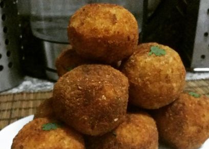 كرات البطاطس بالموتزاريلا