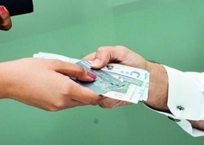 نفقة الأم من ابنها الموسر
