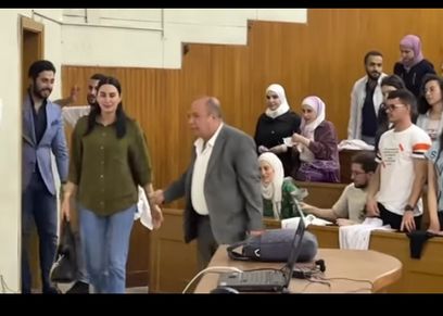 سيدة تكتشف وفاة جنينها بمحاضرة بكلية الطب جامعة دمشق