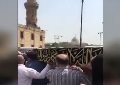 صورة من الجنازة