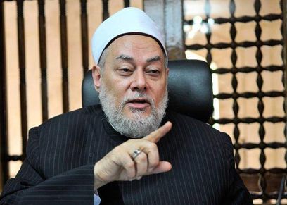 هل يجوز دفن النساء مع الرجال؟"
