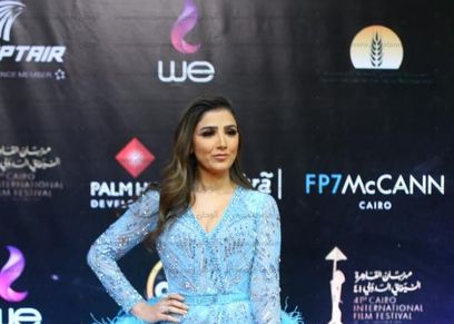 الفنانة مي عمر