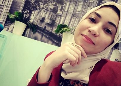 بسنت جودة فنانة تصنع الحقائب من الجلود