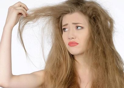 5 عادات تؤذي الشعر يجب التوقف عنها