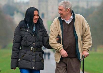 سبعيني يلغي ارتباطه من أمريكية تصغره بـ 40 سنة