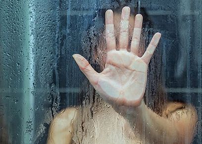 الاستحمام تحت درجة مياة ساخنة للغاية
