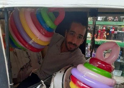 احمد وفوانيس البالونات