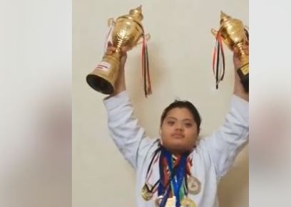 أطفال من متحدي الإعاقة 