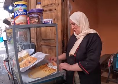 بائعة الفطائر المغربية