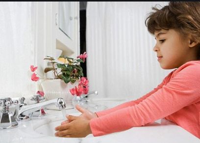 عادات صحية ضرورية لطفلك لضمان حمايته من الأمراض عقب العودة للمدارس