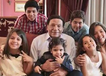 عادل إمام وأحفاده الـ6