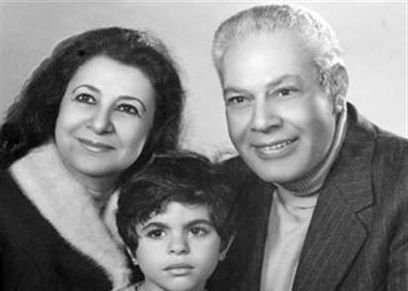 يحيى شاهين وأسرته