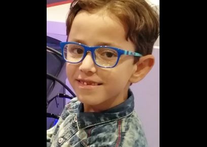 الطفل أحمد خالد الذى تعرض للاعتداء بالضرب