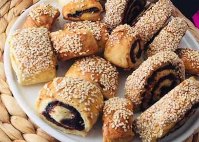 المنين بالعجوة - تعبيرية